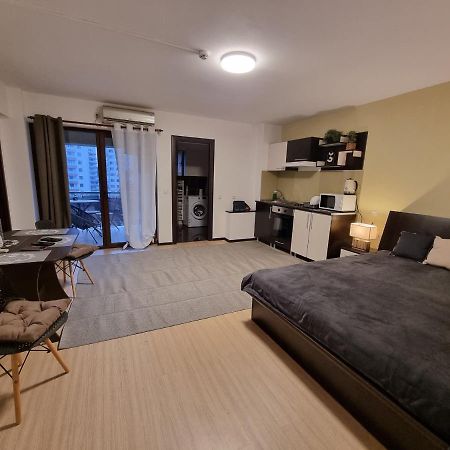 Lovely & Comfy, Central Apt In Яссы Экстерьер фото